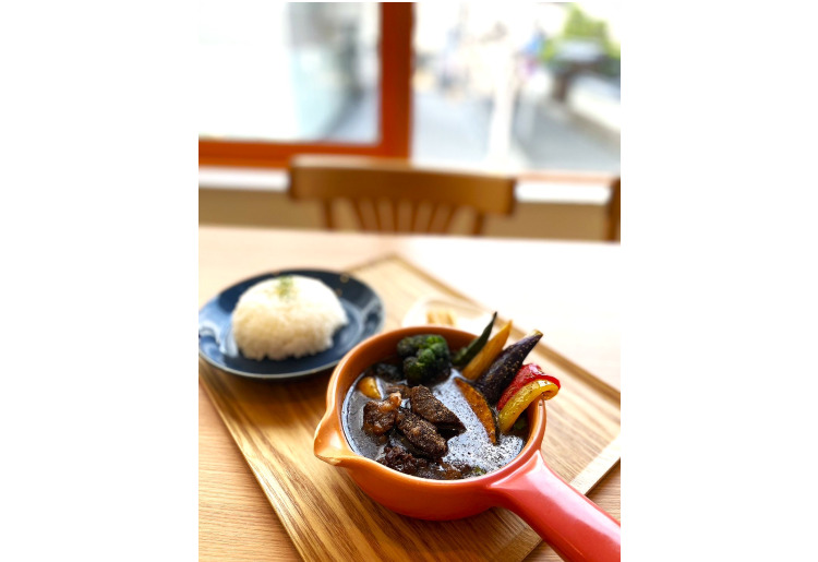 ▼『京の肉』の赤ワイン煮込みスープカレー